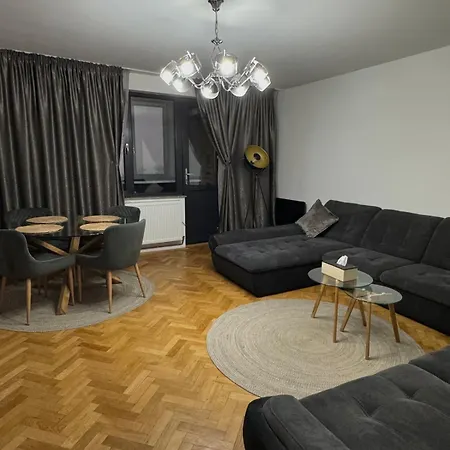 Km 0 Apartment Craiova